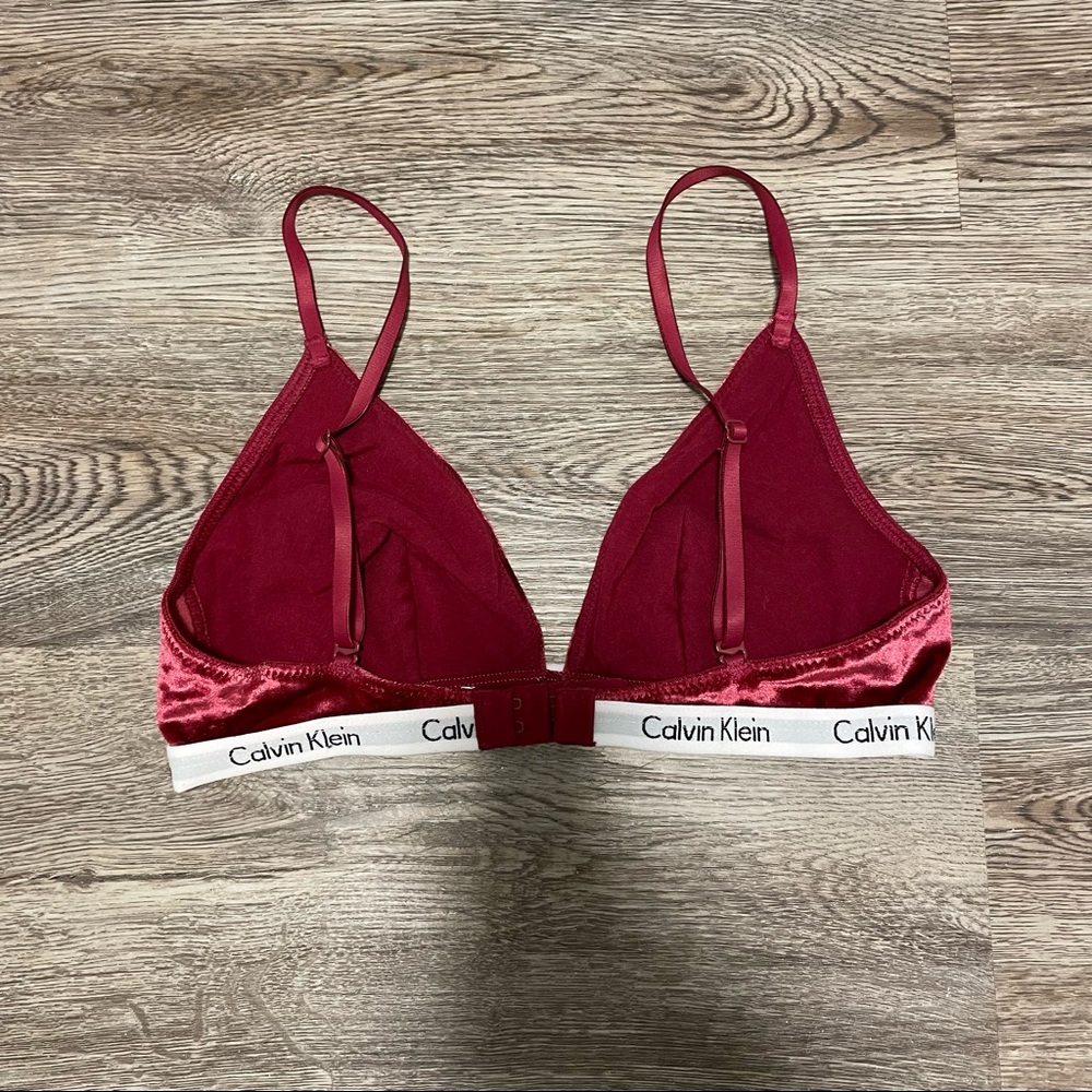 Calvin Klein Carousel Velour Triangle Bralette Red - Picture 2 of 6